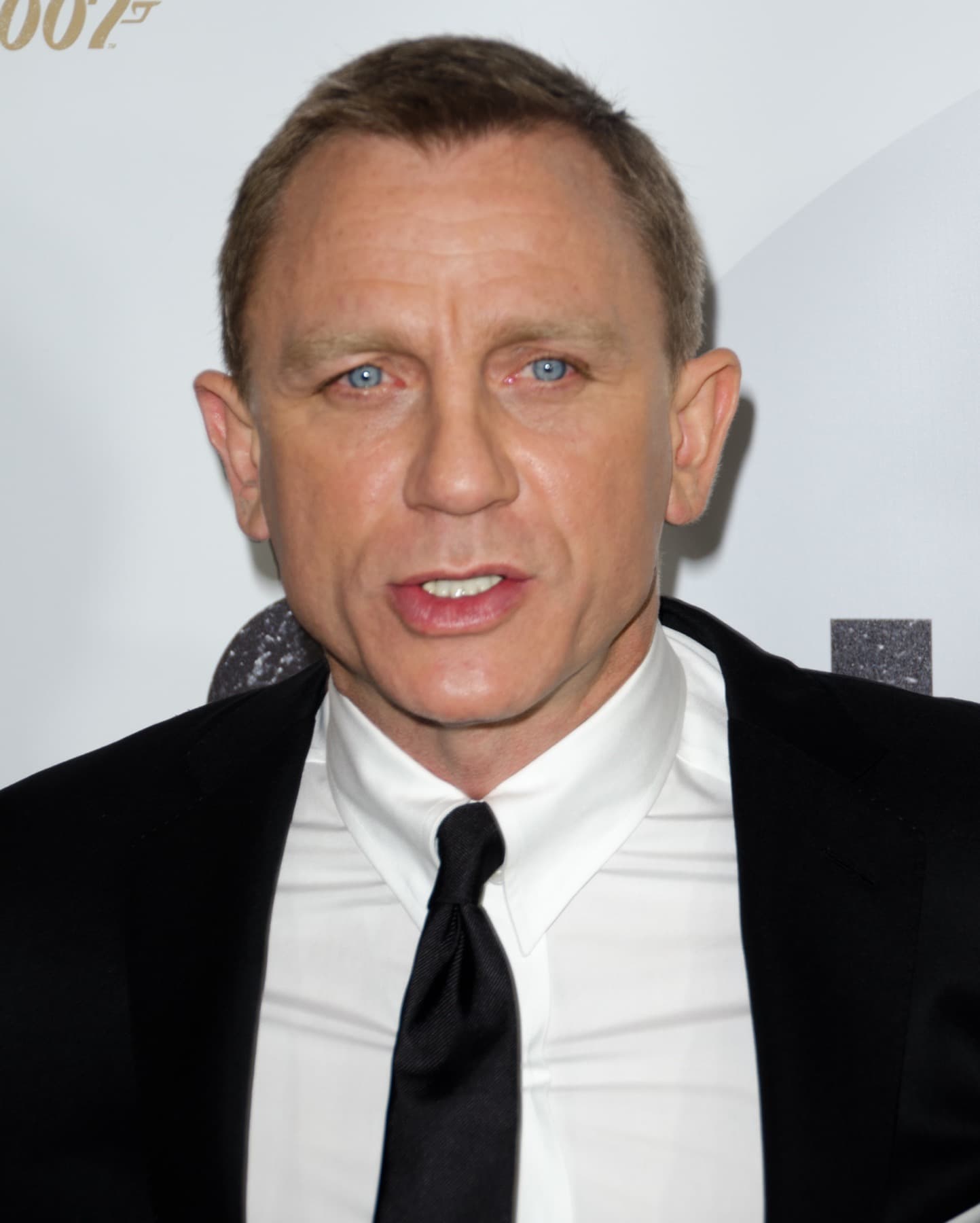 Daniel Craig in a dinner suit and black tie