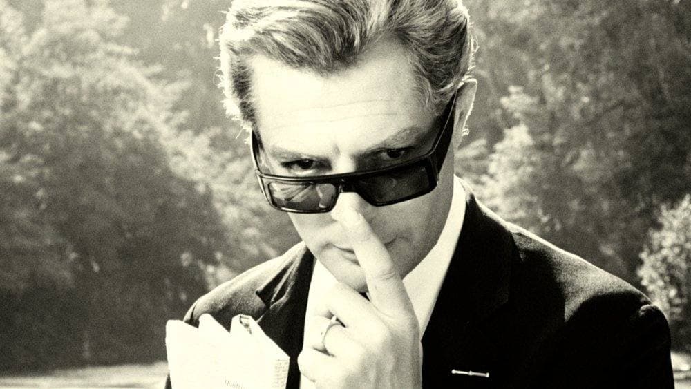 8½: Kite: pull Guido down from the sky on his rope, rub the s-syllables out of asa nisi masa to open real places, count Fellini’s films to eight and a half, then bring the cast into the ring round the launch tower.