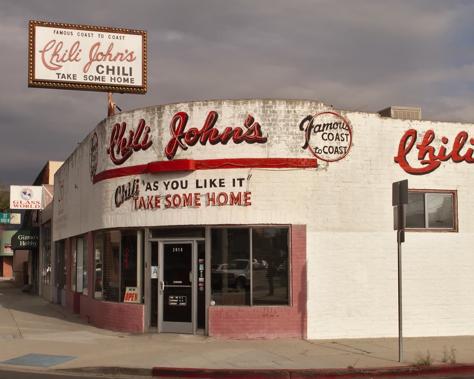 The low front of Chili John’s with its sign