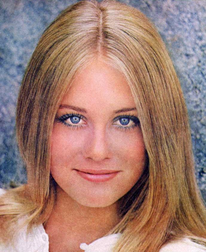 Cybill Shepherd, aged about twenty, with long fair hair