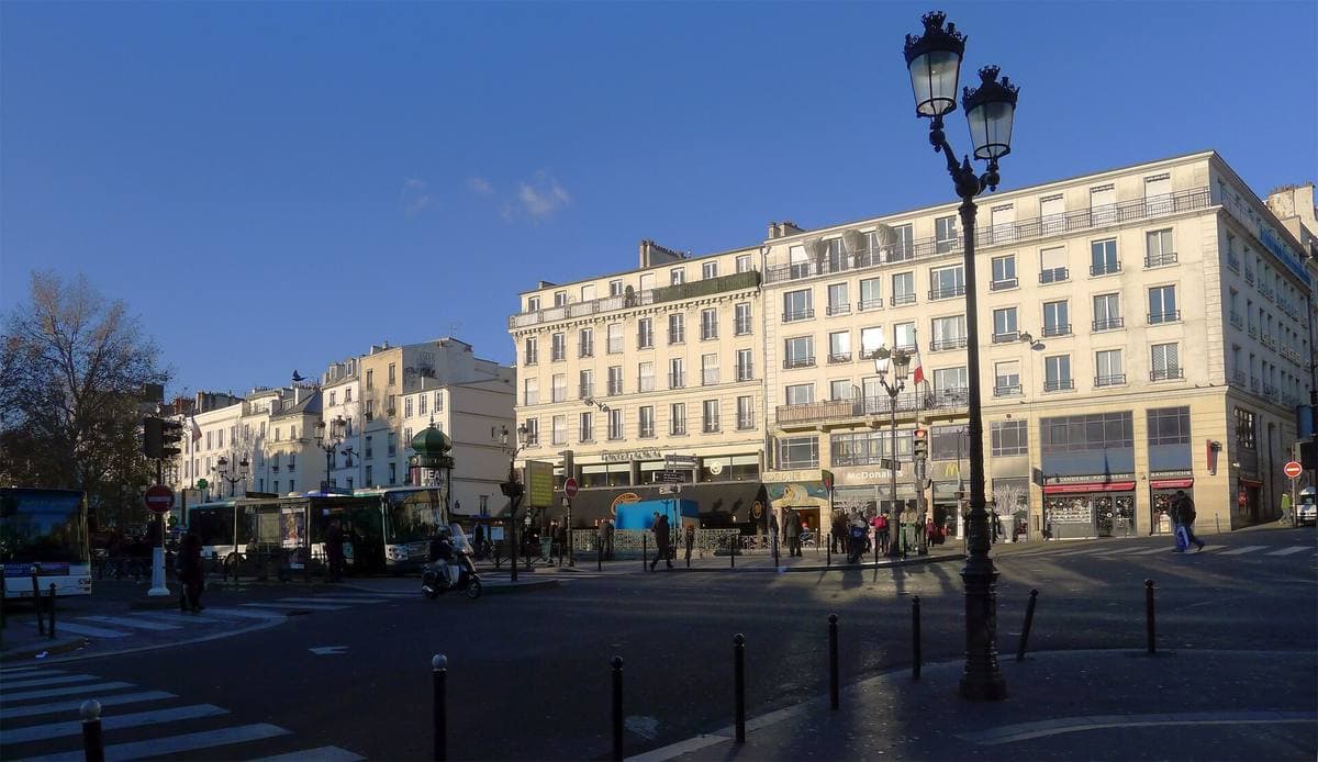 Place Pigalle and the boulevard de Clichy on a clear day