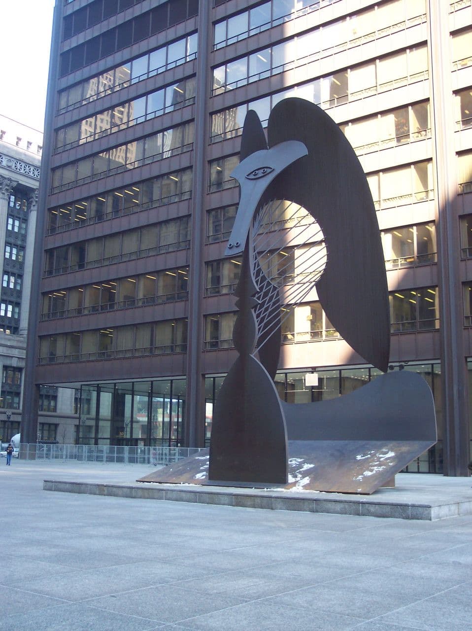 The rust-coloured steel Picasso sculpture on Daley Plaza