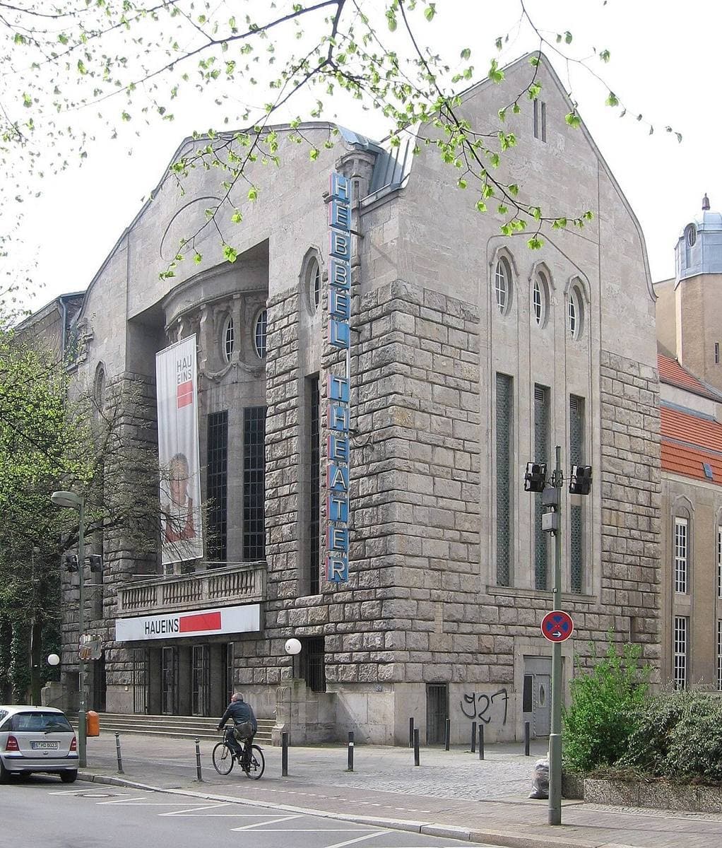 The stone corner front of the Hebbel-Theater on Stresemannstraße