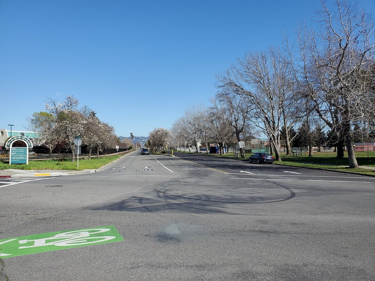 Cutting Boulevard curving past low buildings in Point Richmond