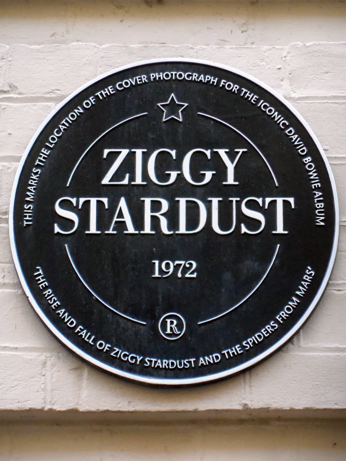A black plaque reading Ziggy Stardust 1972