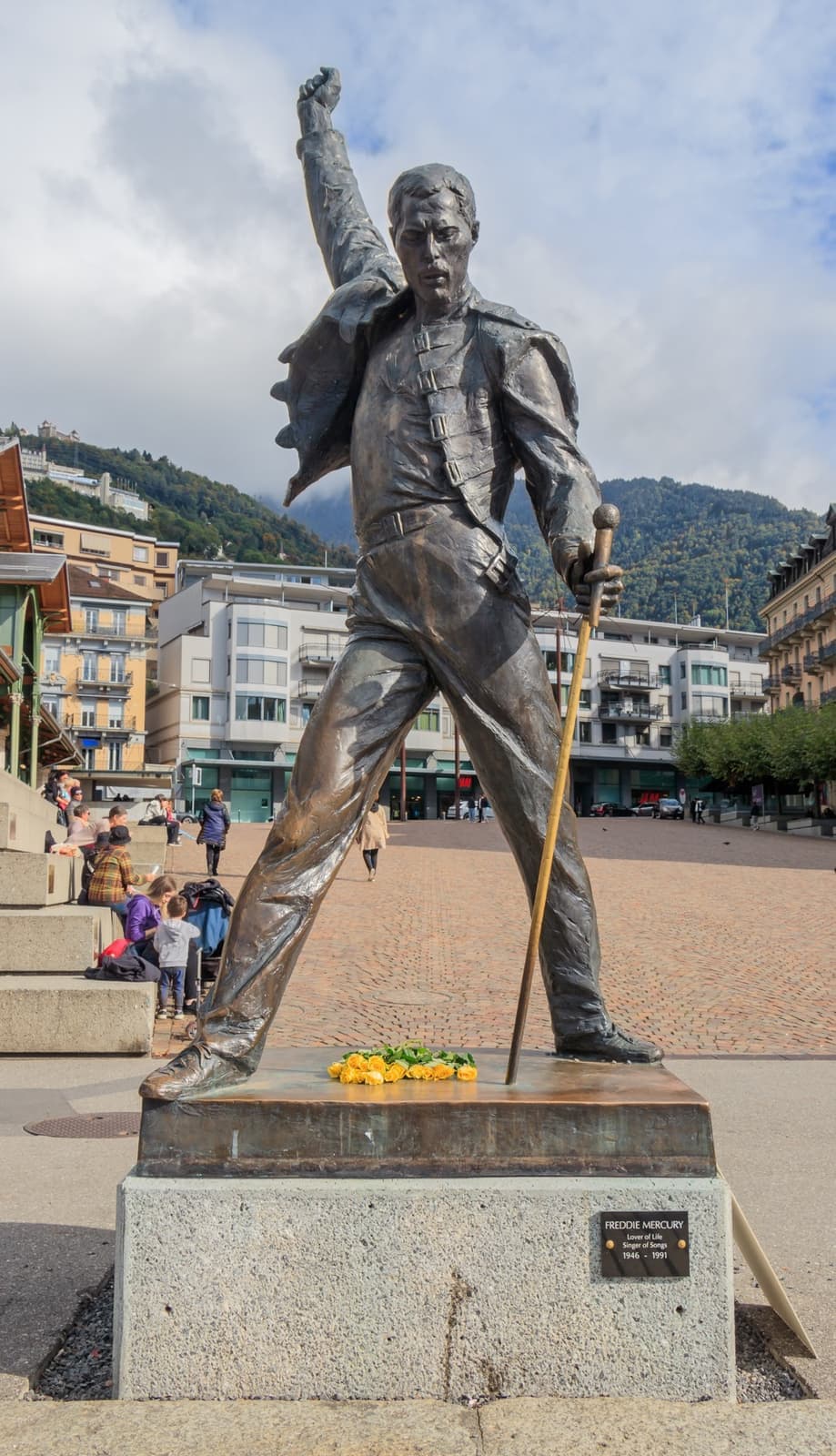 The bronze statue of Freddie Mercury with his fist raised