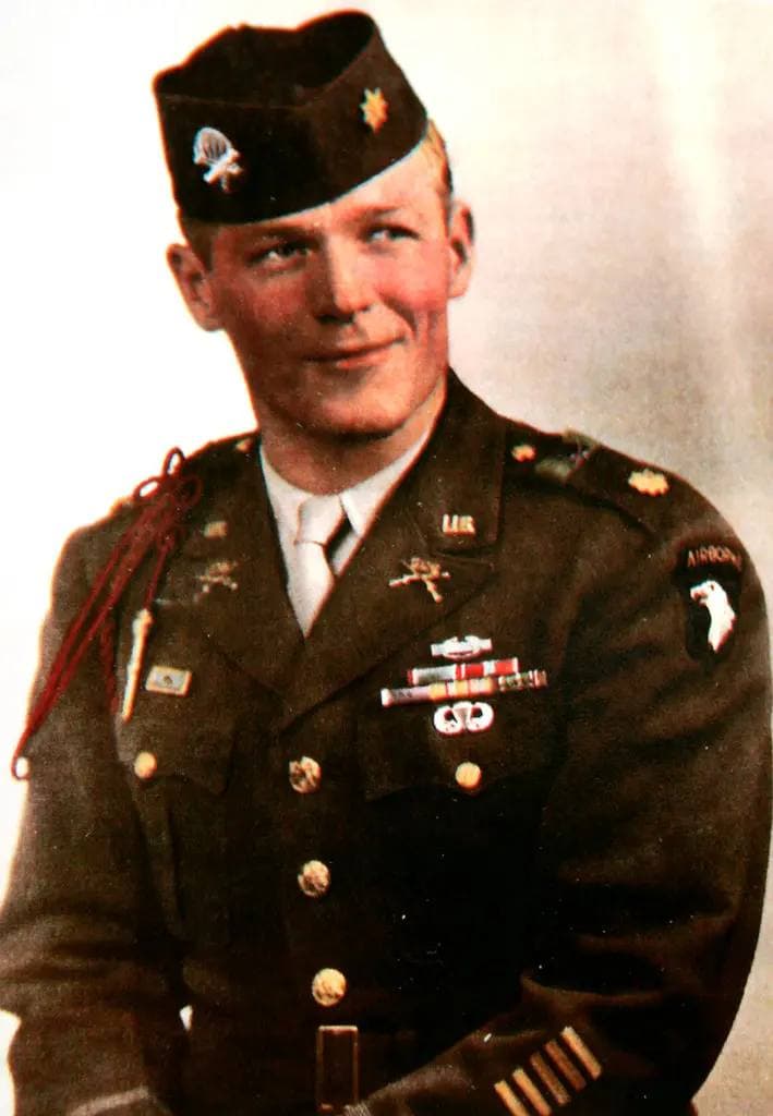 Head-and-shoulders portrait of Dick Winters in uniform