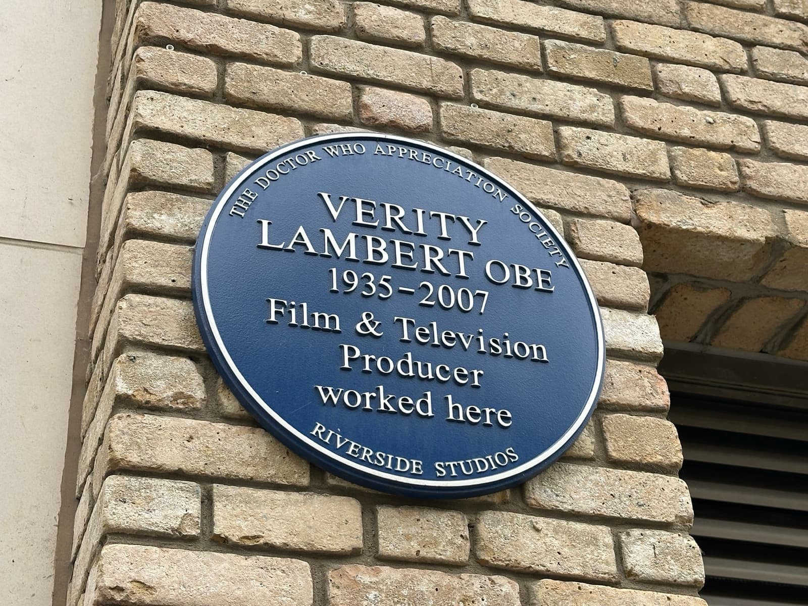 A blue plaque reading Verity Lambert OBE, Film and Television Producer, worked here