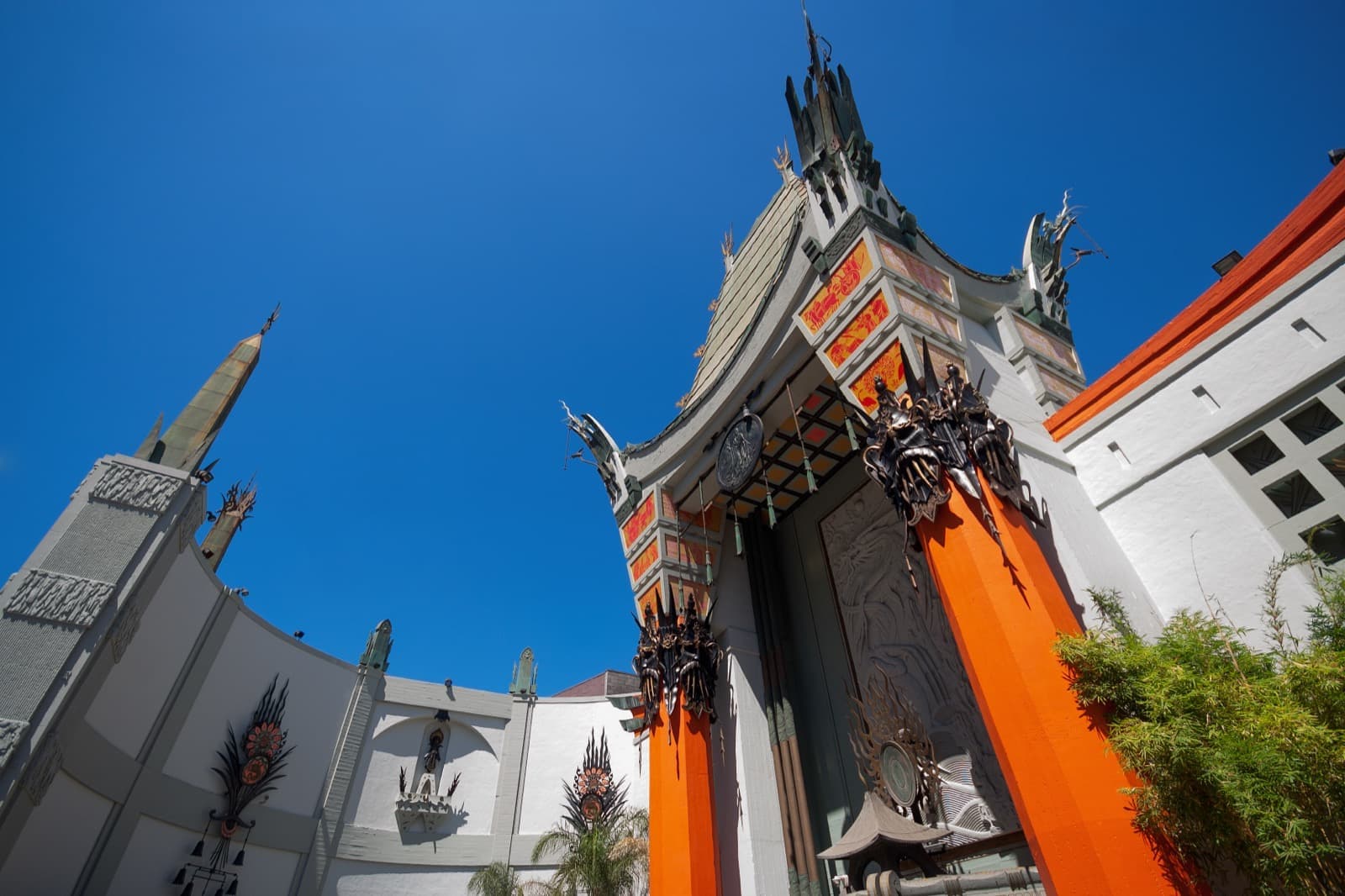 The pagoda-roofed front of the Chinese Theatre with its forecourt