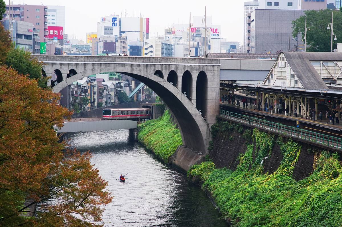 Tokyo Vice: Genkō: the title written into a red-ruled manuscript grid; at Hijiri Bridge let the new trains pass and roll only on an old one, as the crew did, each clean take landing a season-one place; swing at the Kabukichō batting centre and press kanji names to raise their readings.