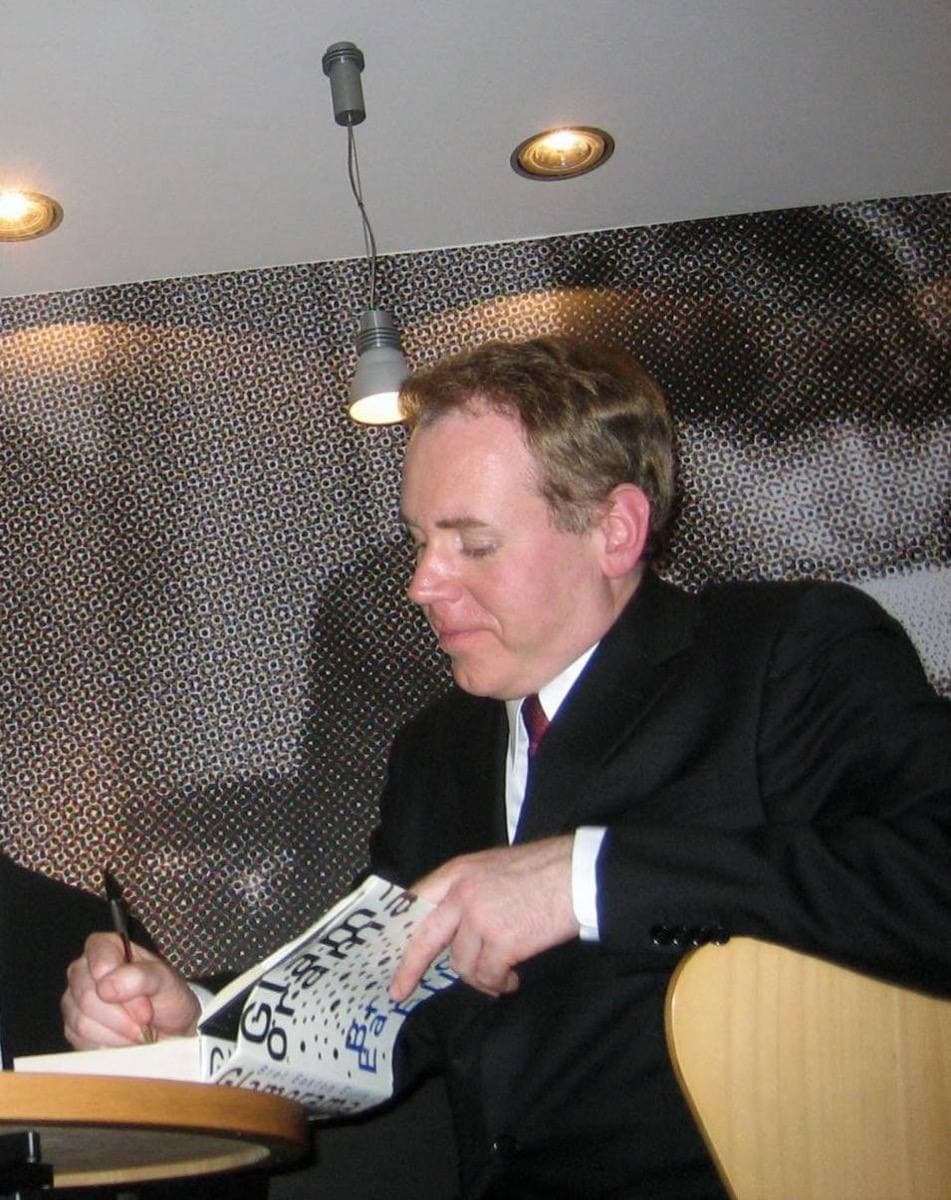 Bret Easton Ellis signing books, 2005