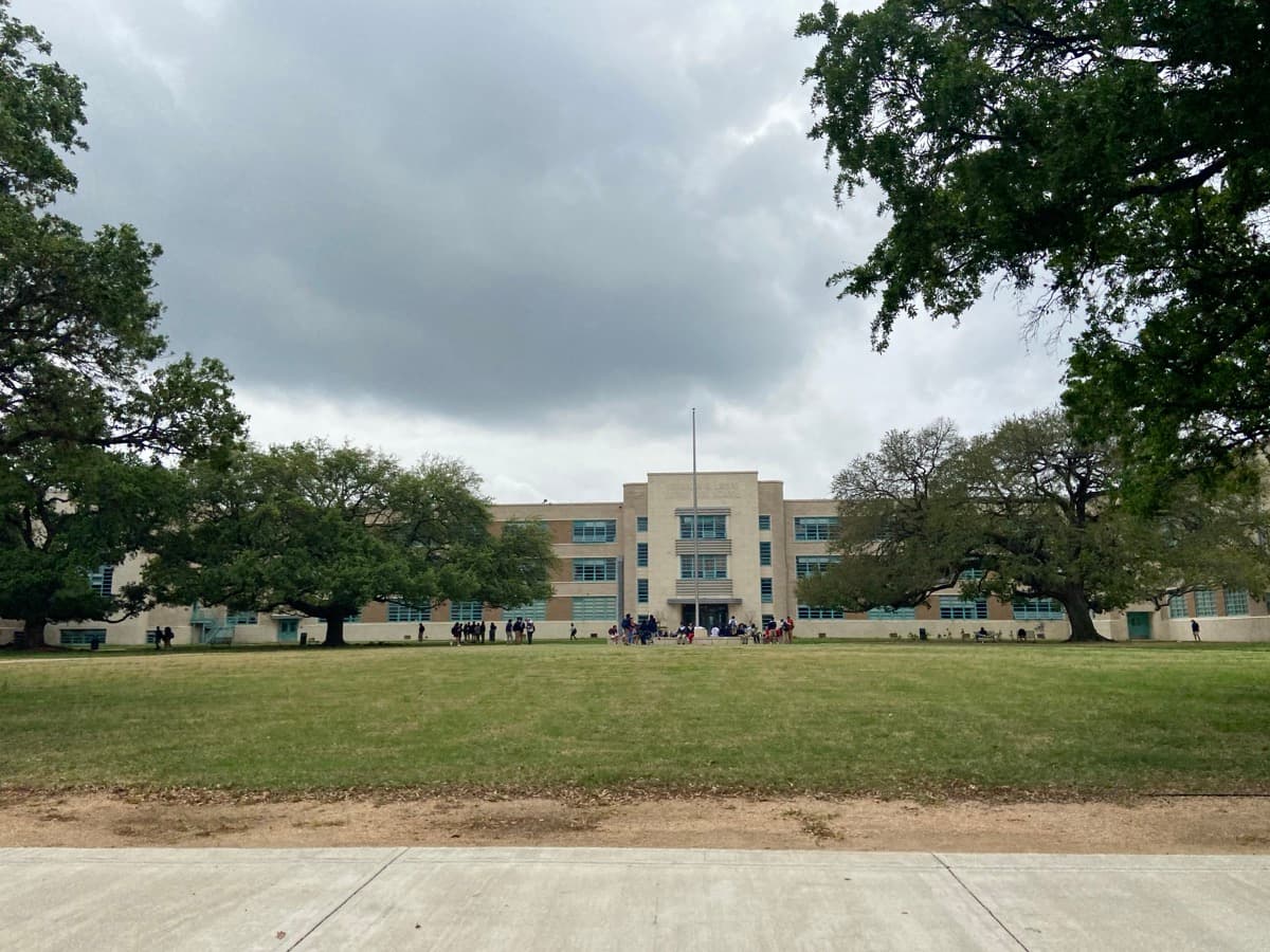 The main building of Lamar High School in Houston.
