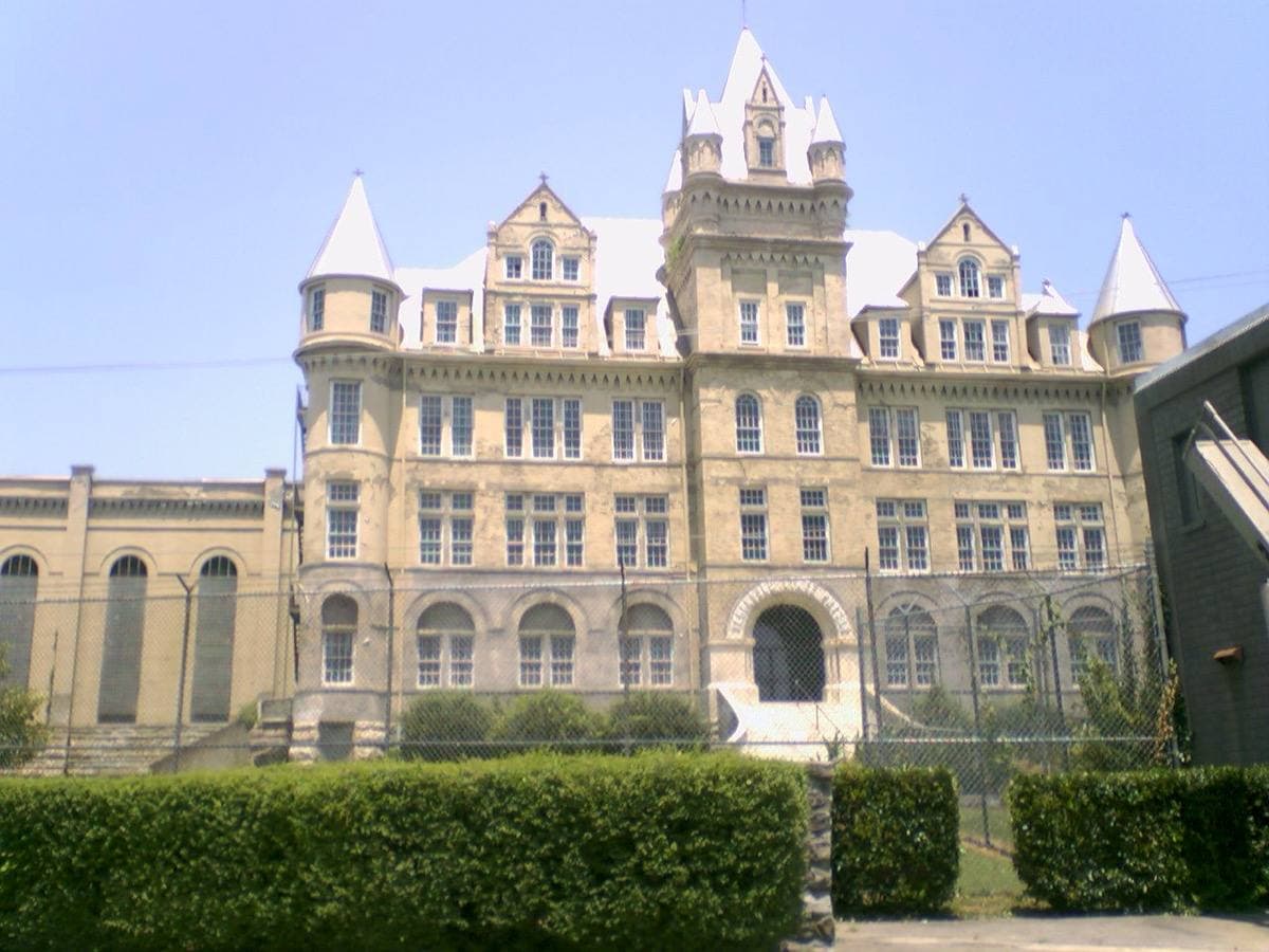 The towered main entrance of the closed Tennessee State Penitentiary, 2006