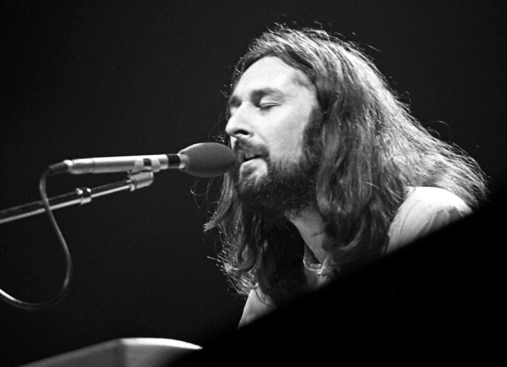 Rick Davies at the keyboard on stage in 1979