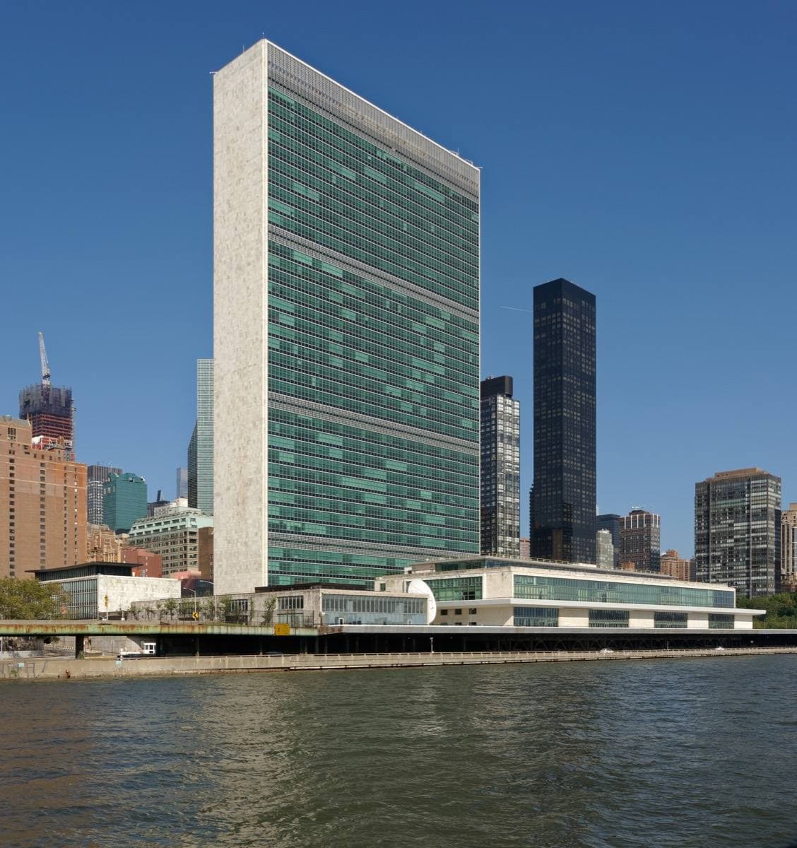 The curved General Assembly building and the tall Secretariat tower