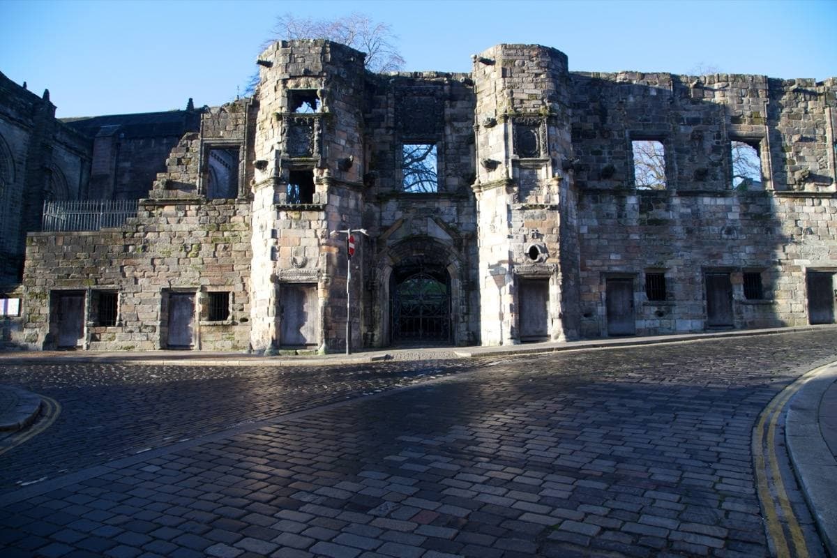 The roofless stone facade of a Renaissance town house
