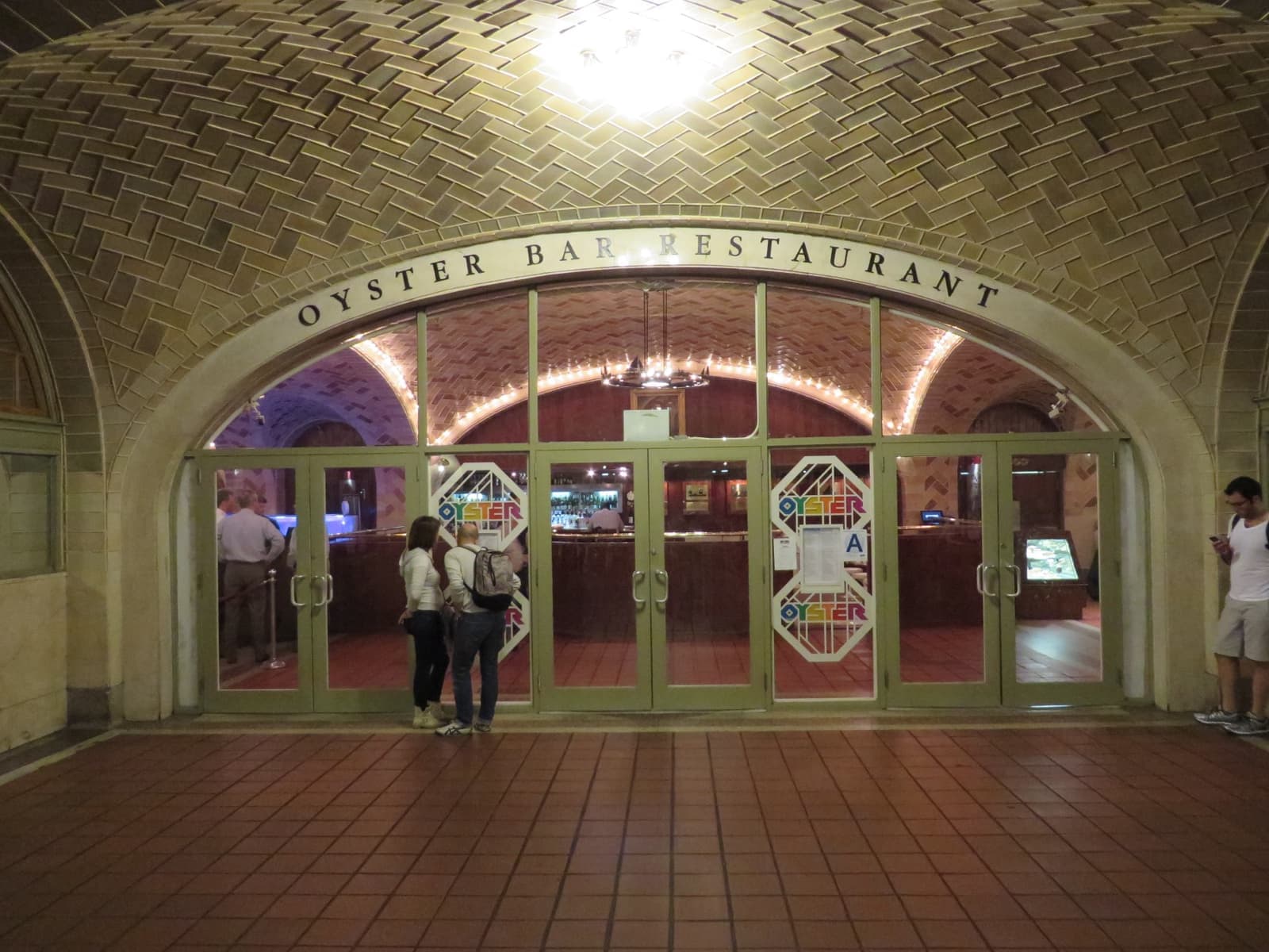 The tiled vaulted entrance to the Oyster Bar restaurant