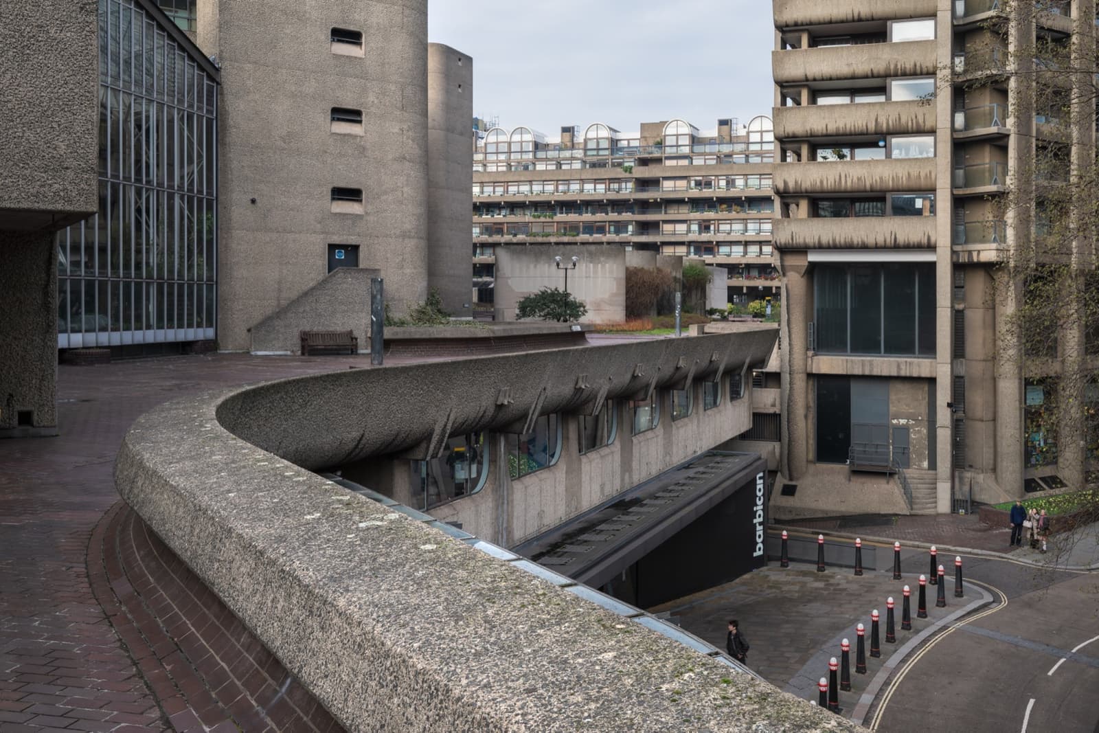 Concrete highwalks, towers and a curving balustrade on the Barbican Estate