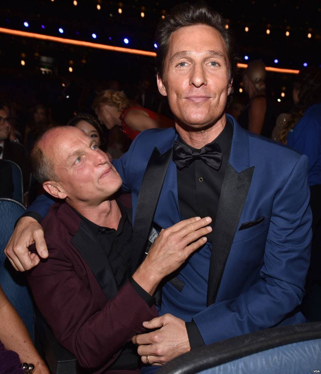 Woody Harrelson and Matthew McConaughey in dinner jackets, side by side