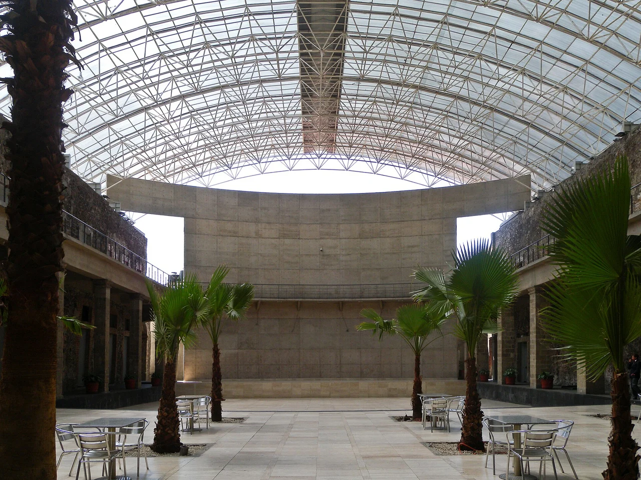 Covered courtyard and palm trees at Centro Cultural del México Contemporáneo