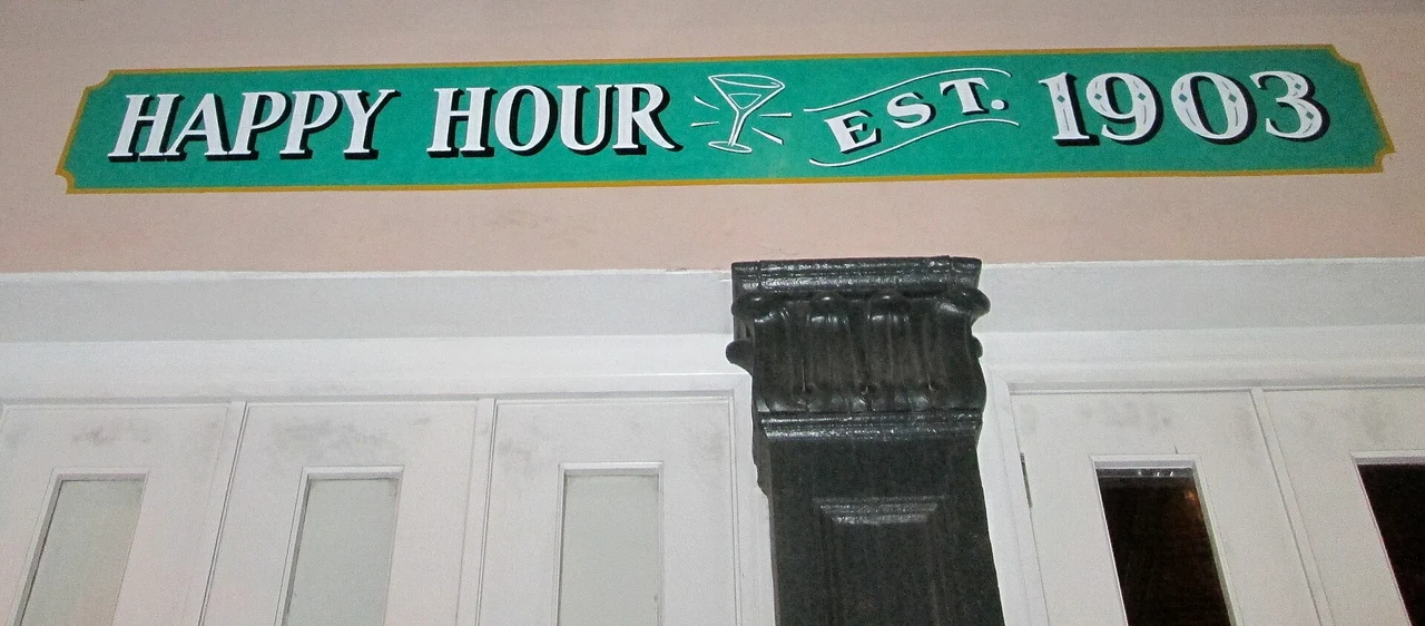 Little Gem Saloon sign detail