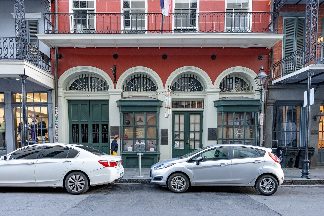 Street facade of the New Orleans Pharmacy Museum