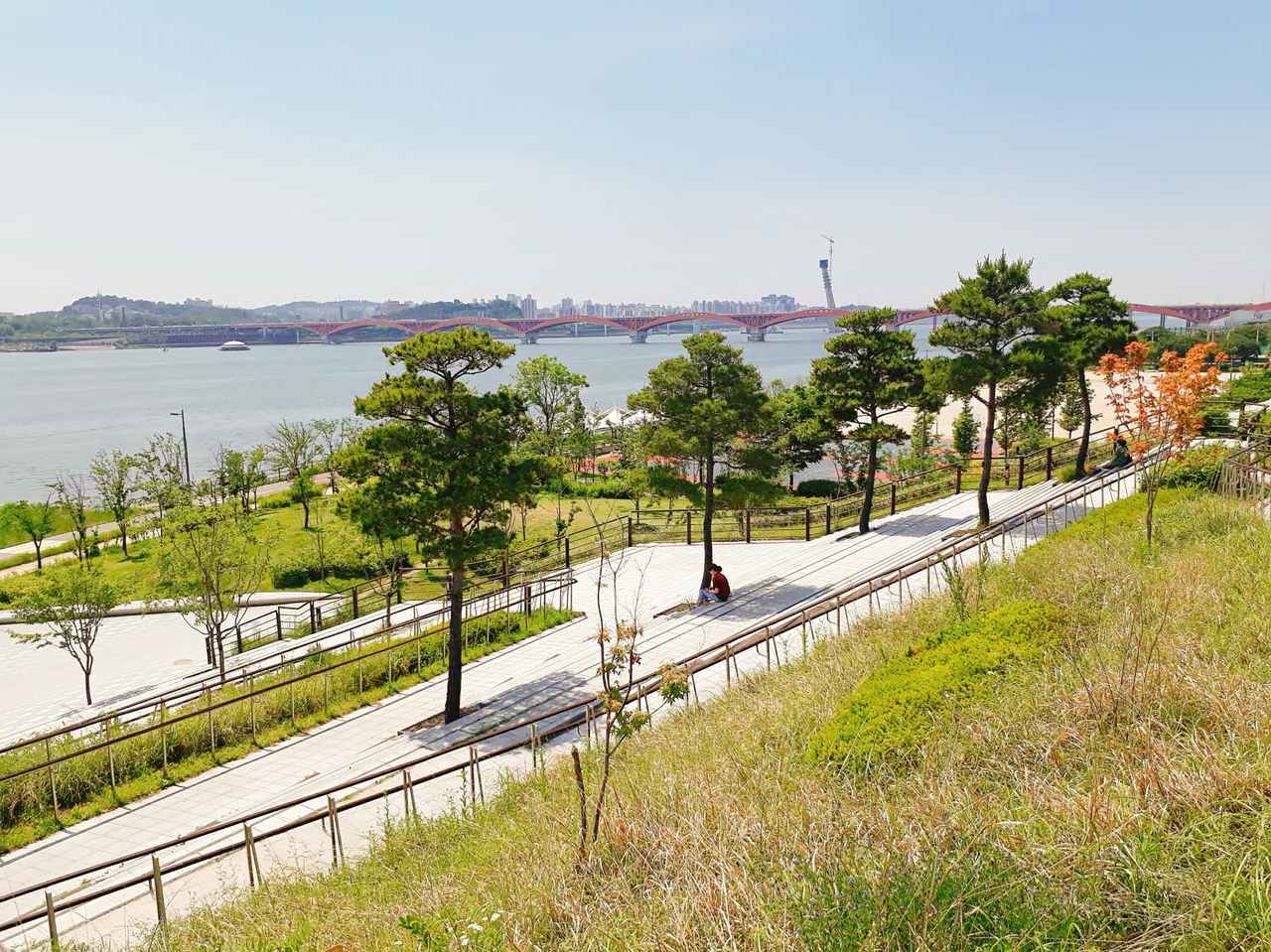 Riverside paths, lawns and trees at Mangwon Hangang Park in 2018