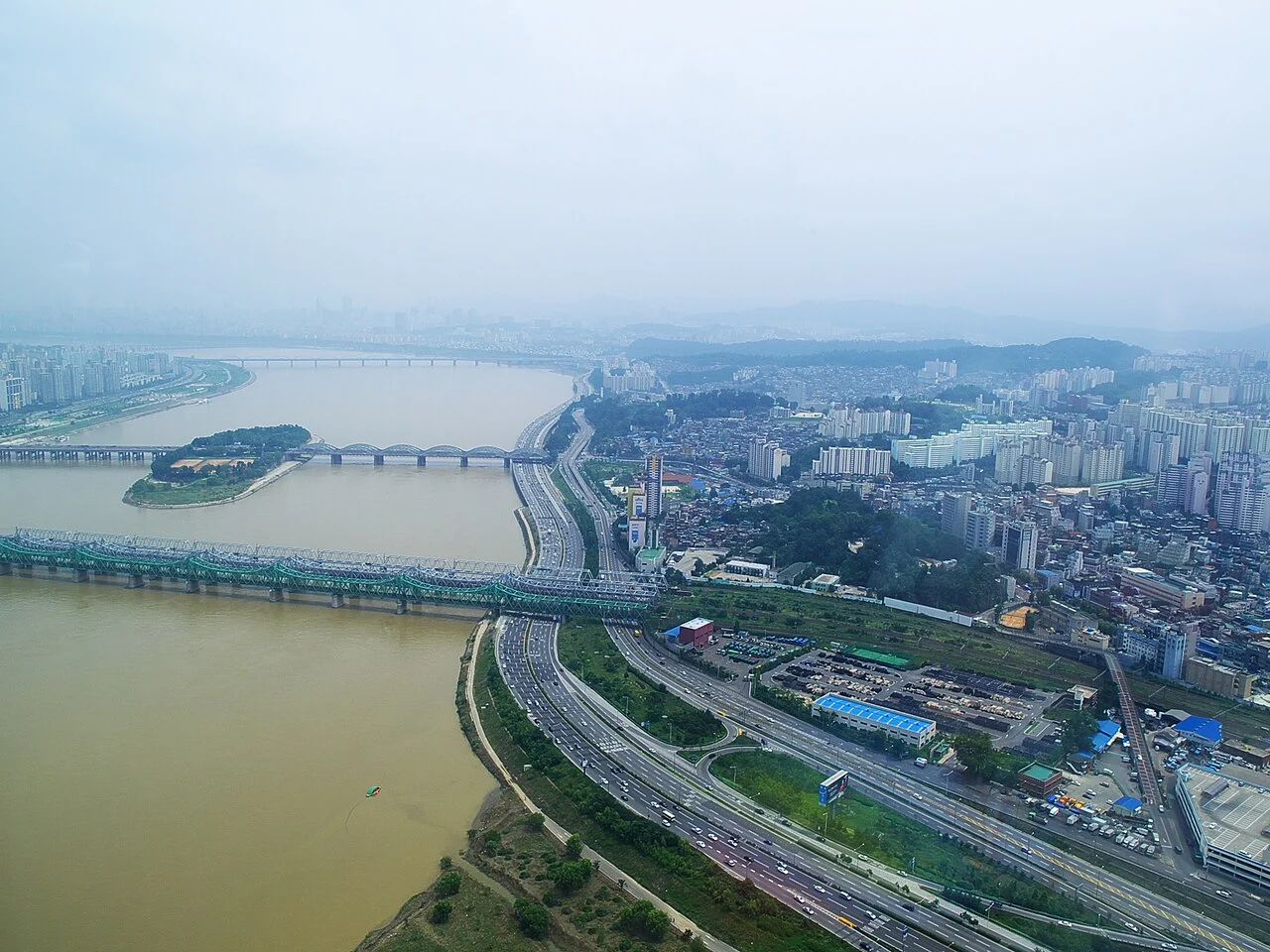 Bridges crossing the Han River over Nodeul Island, Seoul