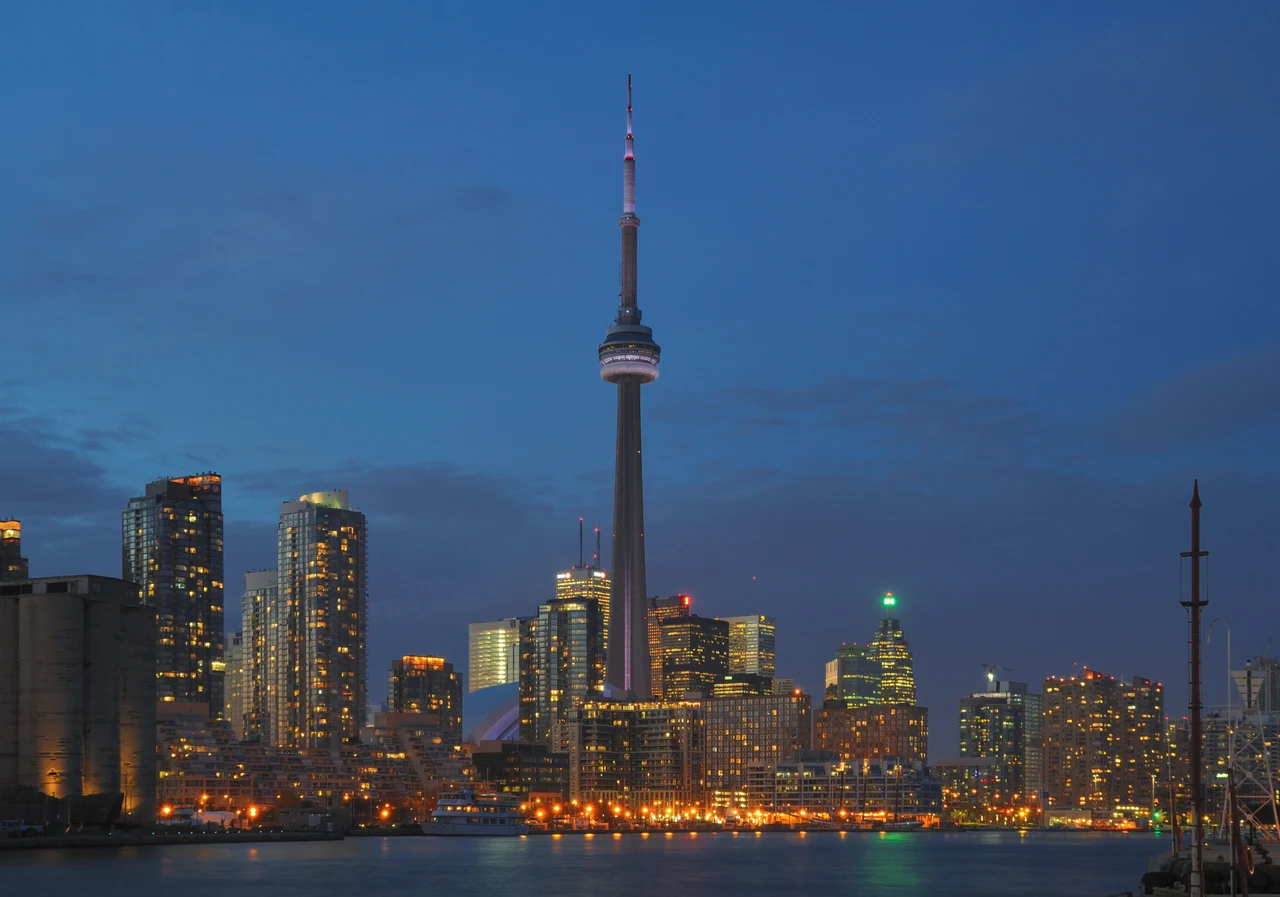 Toronto skyline at night