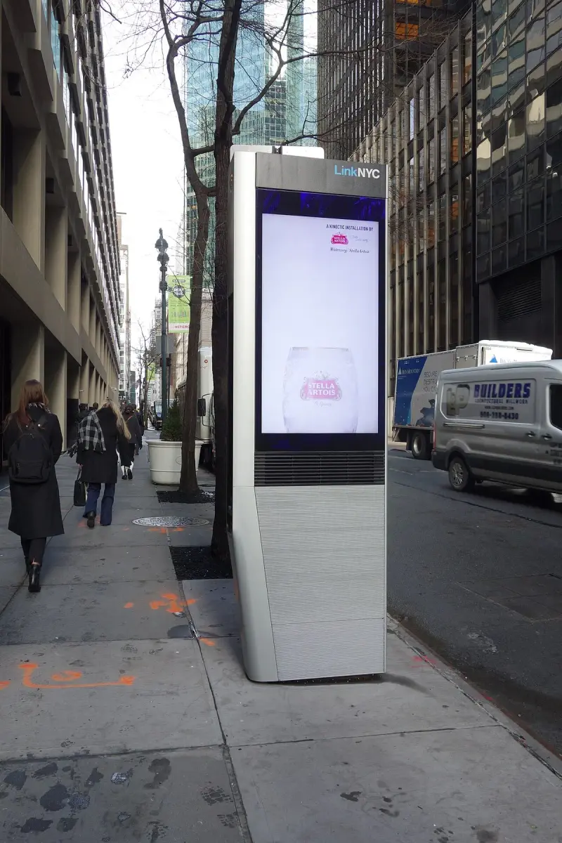 Lexington Avenue at East 52nd Street in Midtown Manhattan