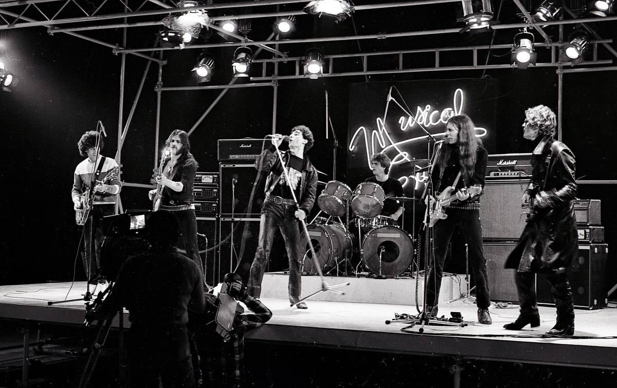 Motörhead playing in a television studio in 1981