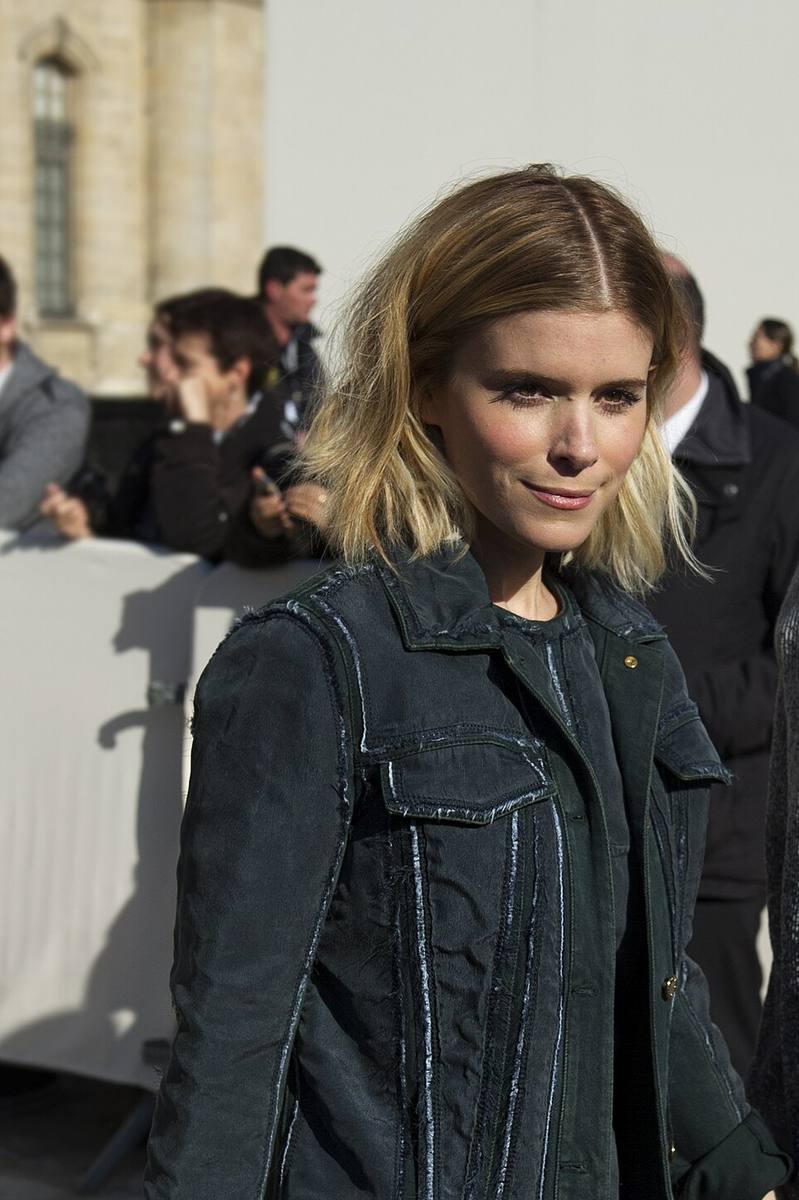 Kate Mara, dark hair pulled back