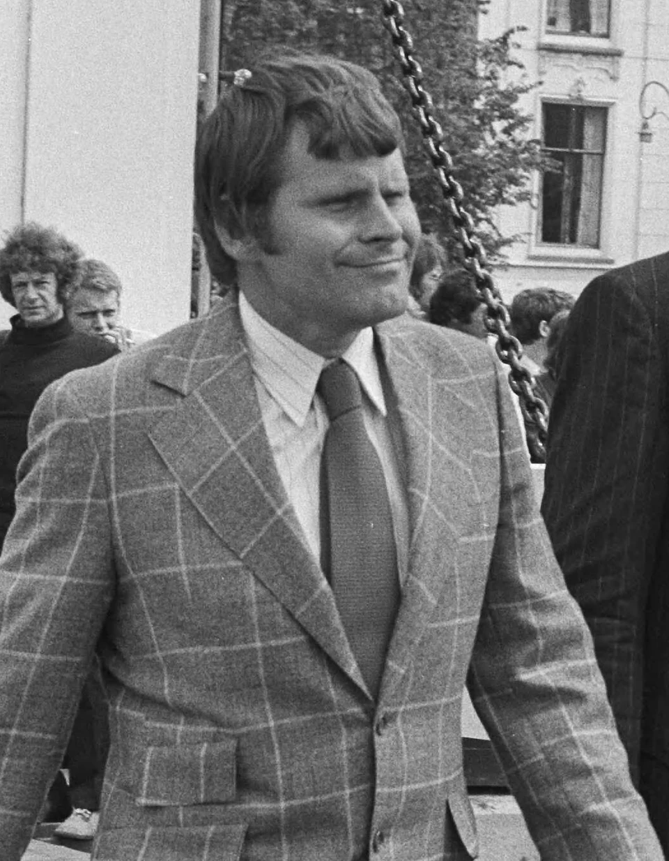 Bruce Glover