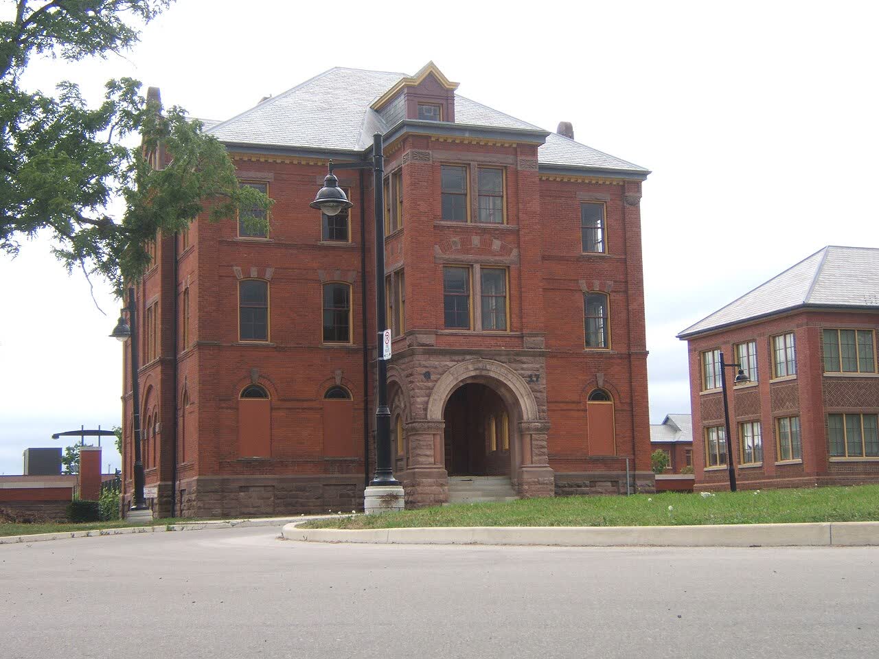 Side-view-Police-Academy